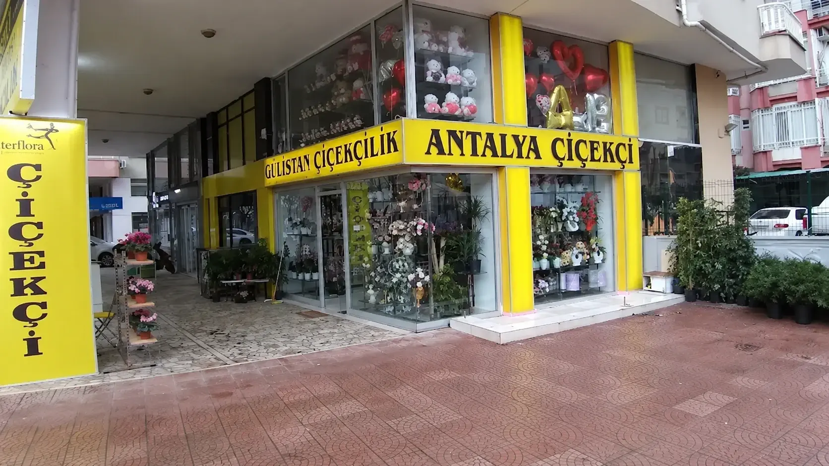 Antalya Çiçekçi (Gülistan Çiçekçilik) dükkân cephesi — Varlık Mahallesi 100. Yıl Bulvarı, Muratpaşa Antalya